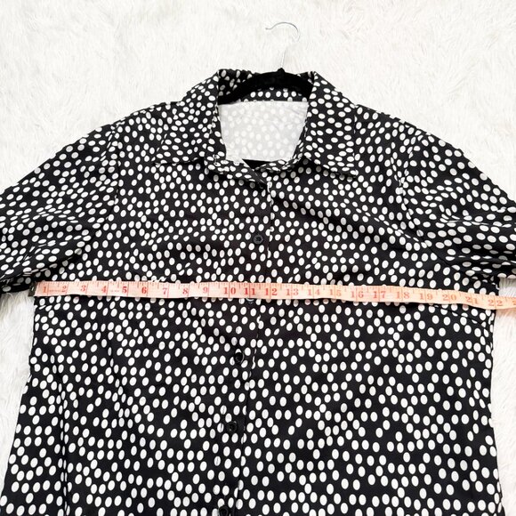 Women Allover Print Shirred Cuff Top in Black and White Size Extra Large - Picture 3 of 6